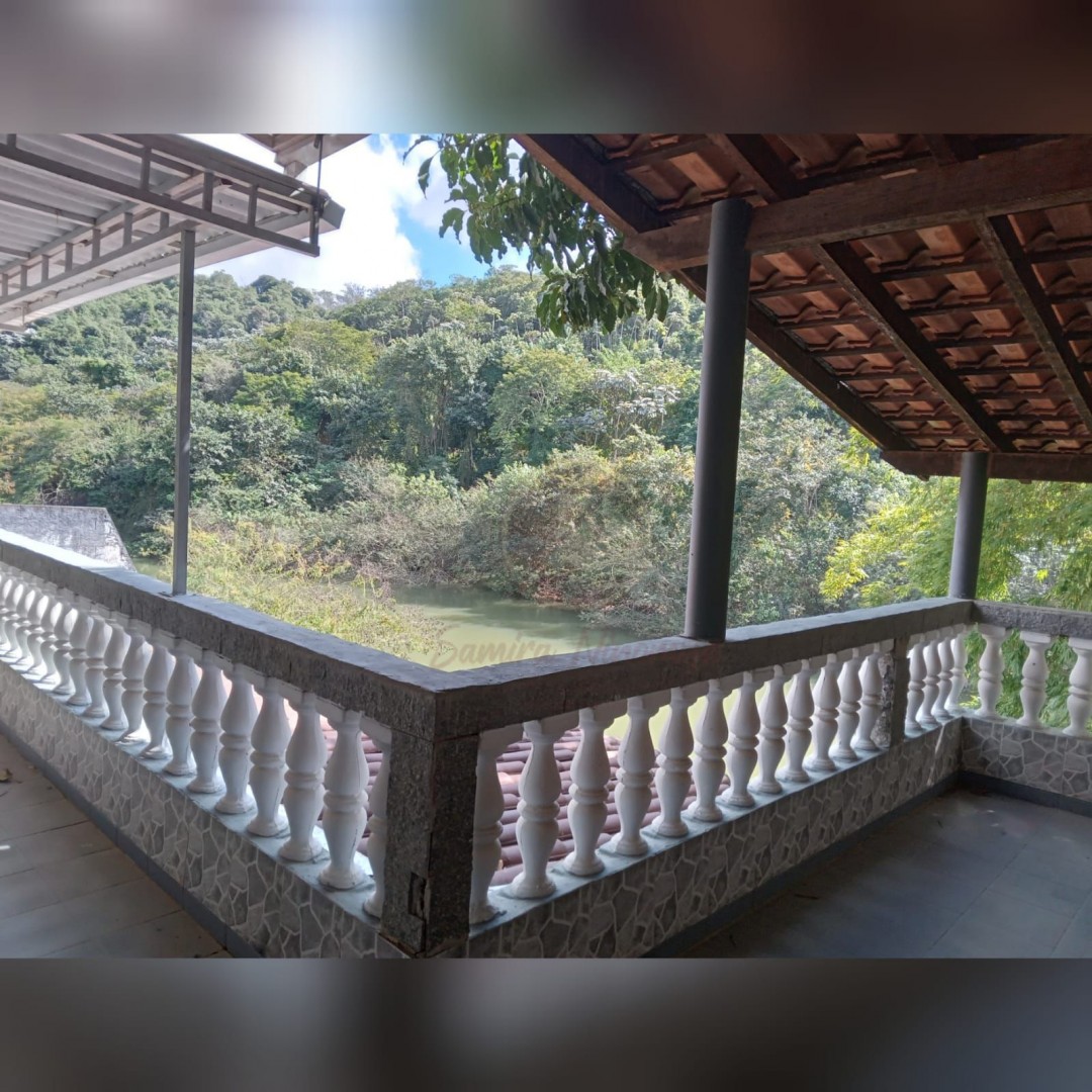CASA COM FUNDOS PARA O RIO PARAÍBA