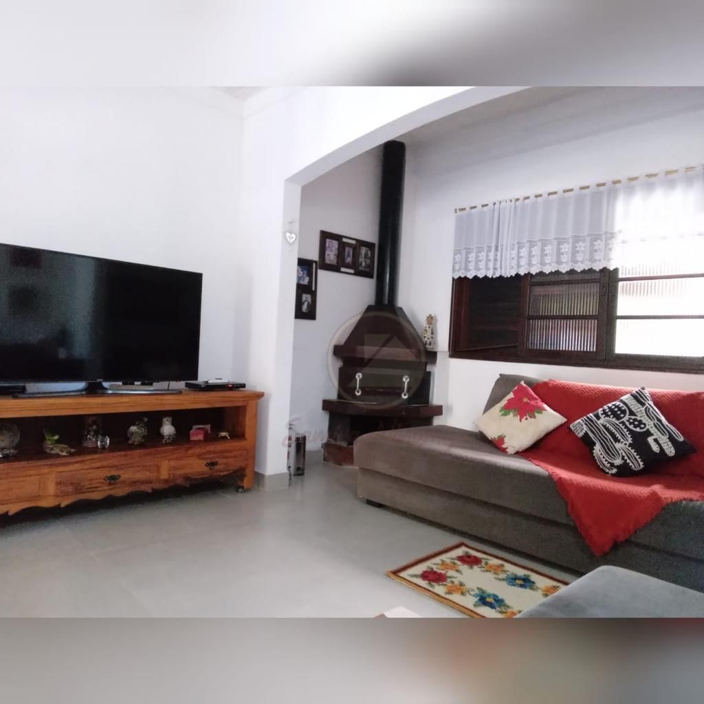 CASA COM FUNDOS PARA O RIO PARAÍBA